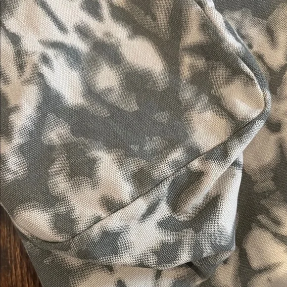 COPY - ALO Yoga Gray Tote Bag - Picture 9 of 11